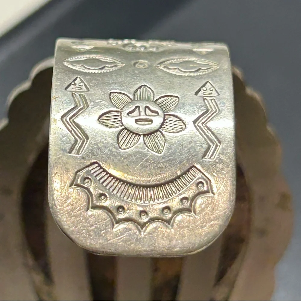 Vtg Antique Fred Harvey Era Navajo-Silver Cuff bracelet, 1923 US Peace Dollar - Picture 6 of 15